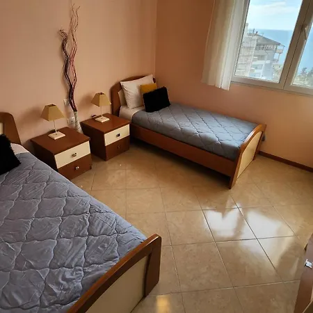 Vibes * Vlorë